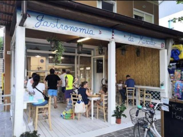 Locale Commerciale in vendita a Cervia, Reggio Emilia