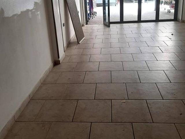 Locale Commerciale in vendita a Cervia, Reggio Emilia