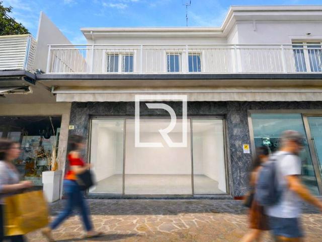 Locale Commerciale in vendita a Milano Marittima, Cervia