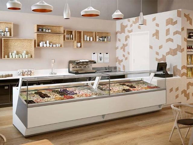 Locale Commerciale in vendita a Cervia, Reggio Emilia