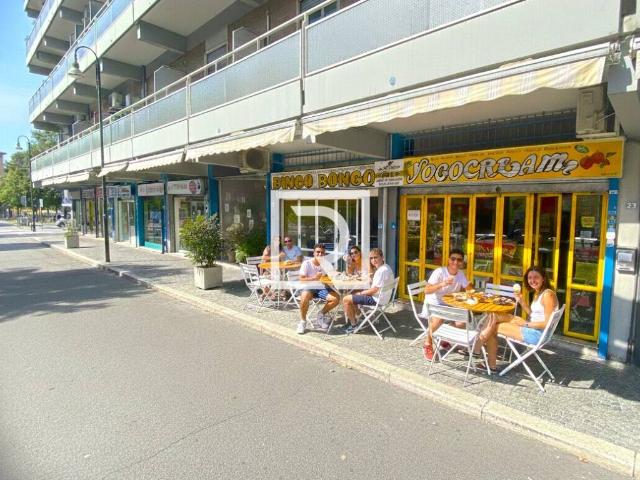 Locale Commerciale in vendita a Cervia, Reggio Emilia