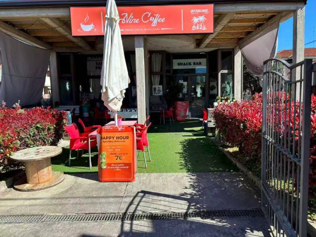 Locale Commerciale in vendita a Cesano Maderno, Lombardia