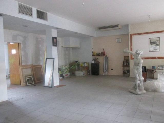 Locale Commerciale in vendita a Unione dei comuni Valle del Savio, Cesenà
