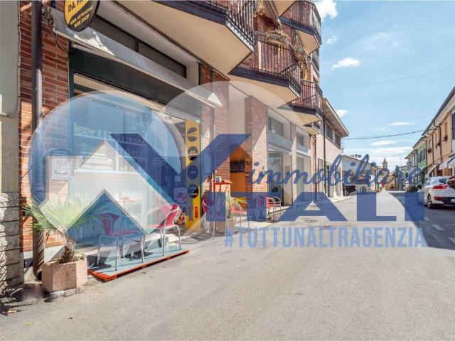 Locale Commerciale in vendita a Cesenatico, Reggio Emilia