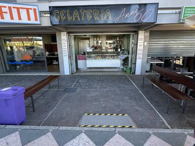 Locale Commerciale in vendita a Cesenatico, Reggio Emilia