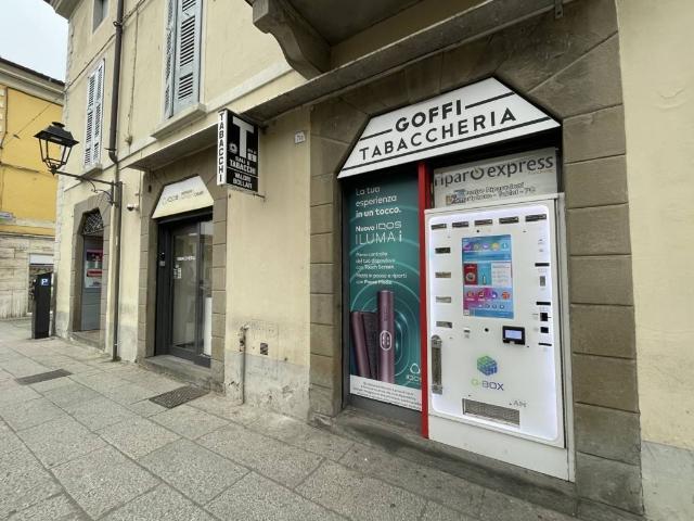 Locale Commerciale in vendita a Chiari, Lombardia