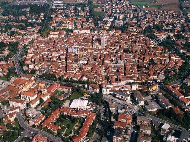Locale Commerciale in vendita a Chiari, Lombardia