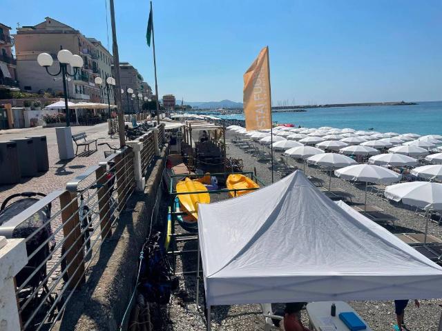 Locale Commerciale in vendita a Sampierdicanne, Chiavari