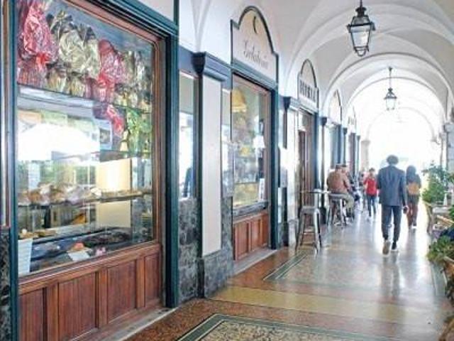Locale Commerciale in vendita a Sampierdicanne, Chiavari
