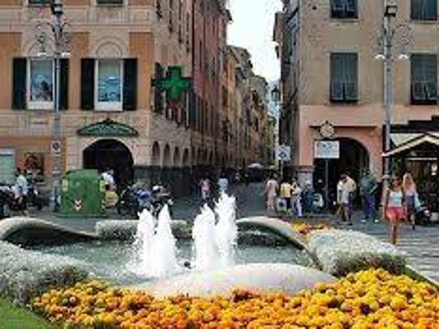 Locale Commerciale in vendita a Chiavari, Liguria