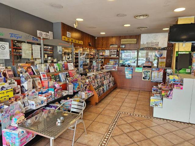Locale Commerciale in vendita a Roaschia, Piemonte