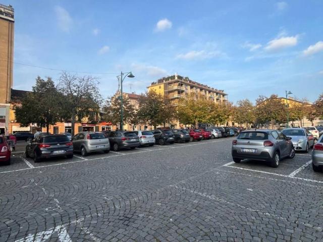 Locale Commerciale in vendita a Piemonte, Torino