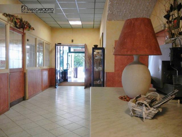 Locale Commerciale in vendita a Rossignoli, Piemonte