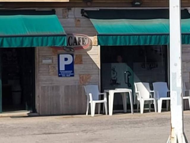 Locale Commerciale in vendita a Cisterna di Latina, Latina
