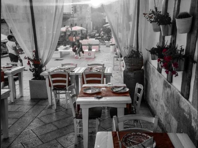 Locale Commerciale in vendita a Puglia, Brindisi