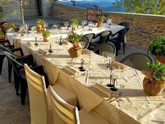 Locale Commerciale in vendita a San Leo Bastia, Umbria
