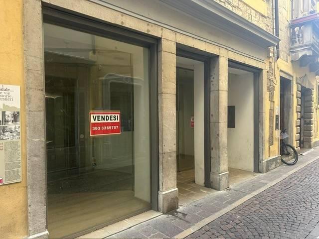 Locale Commerciale in vendita a Borgo di Ponte, Cividale Del Friuli