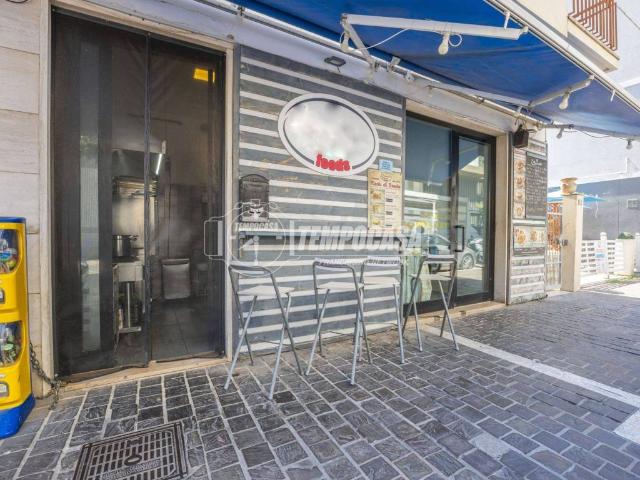 Locale Commerciale in vendita a San Marone, Marche