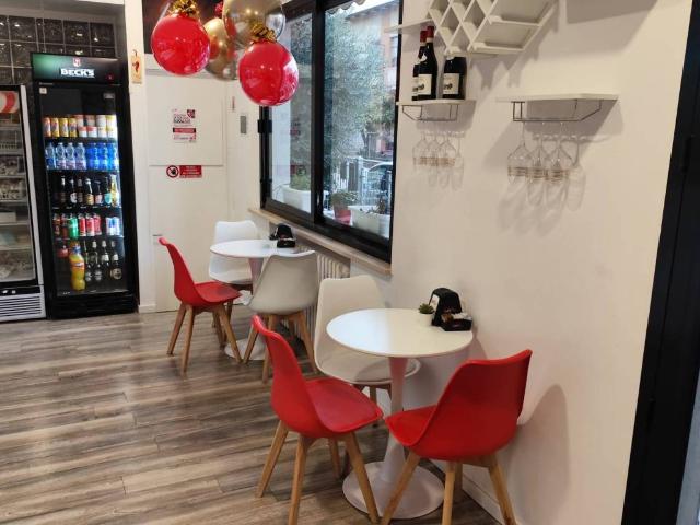 Locale Commerciale in vendita a San Marone, Marche