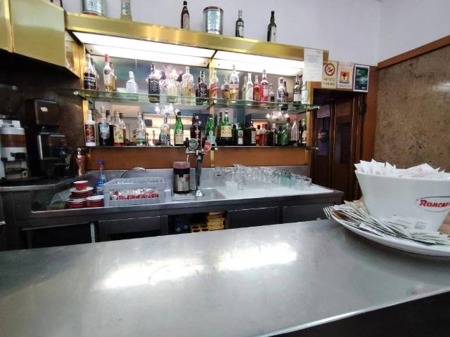 Locale Commerciale in vendita a San Marone, Marche