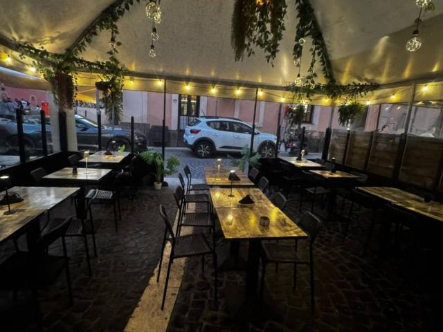 Locale Commerciale in vendita a Borgo Odescalchi, Civitavecchia