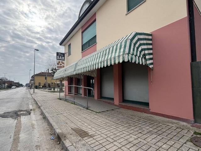 Locale Commerciale in vendita a Codevigo, Veneto