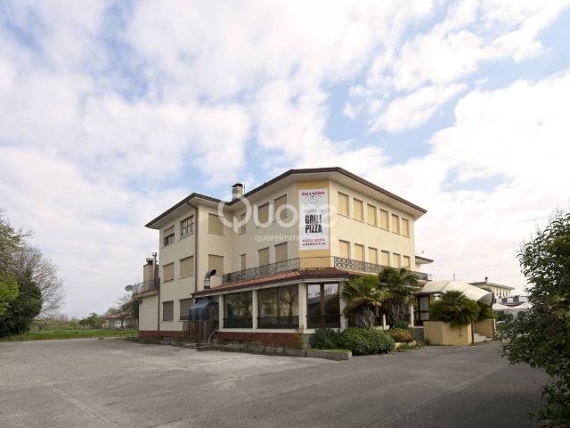 Locale Commerciale in vendita a Codroipo, Friuli-Venezia Giulia