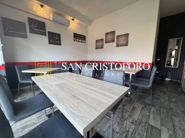 Locale Commerciale in vendita a Misinto, Lombardia