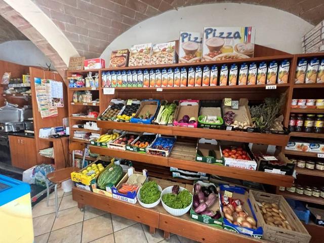 Locale Commerciale in vendita a San Marziale, Colle Di Val D'elsa