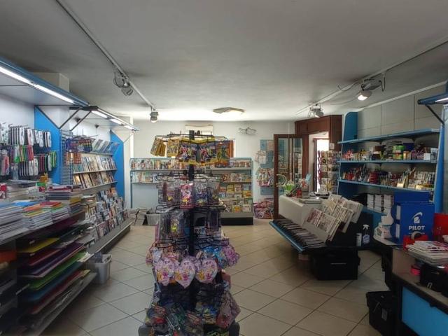 Locale Commerciale in vendita a Colli al Metauro, Marche