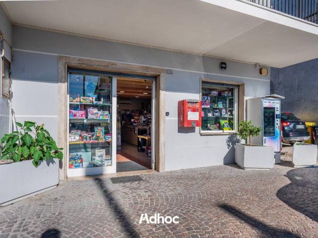 Locale Commerciale in vendita a Colli al Metauro, Marche