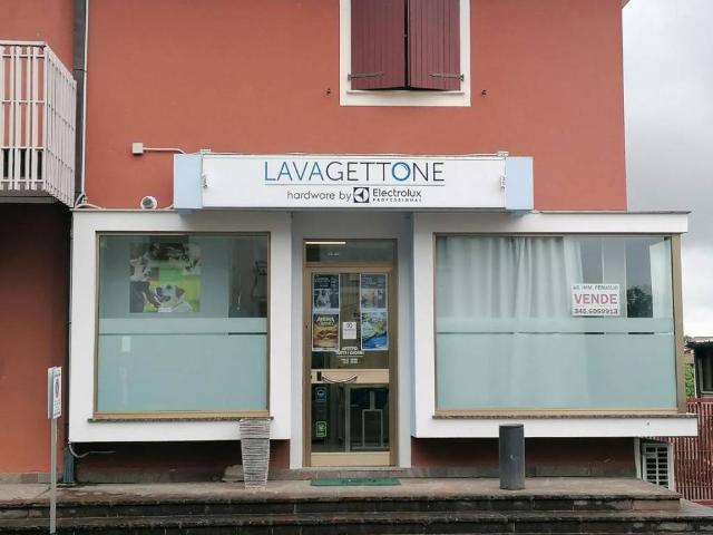 Locale Commerciale in vendita a Colloredo Di Montalbano, Friuli-Venezia Giulia