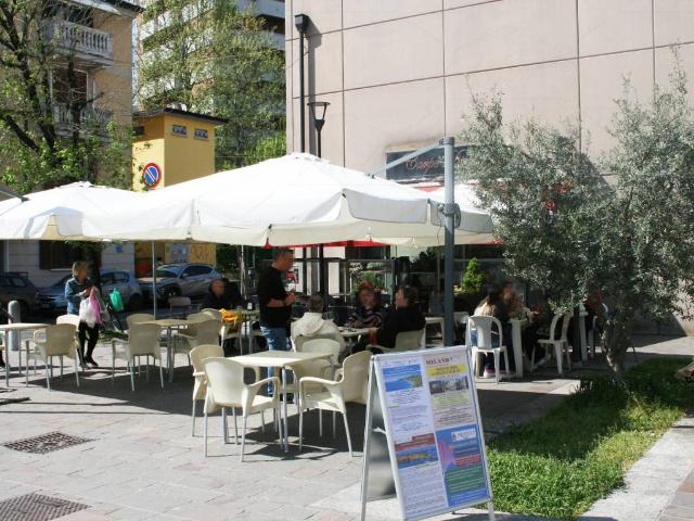 Locale Commerciale in vendita a San Giuliano Monzese, Cologno Monzese