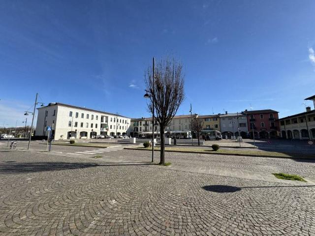 Locale Commerciale in vendita a Comezzano-Cizzago, Cizzago