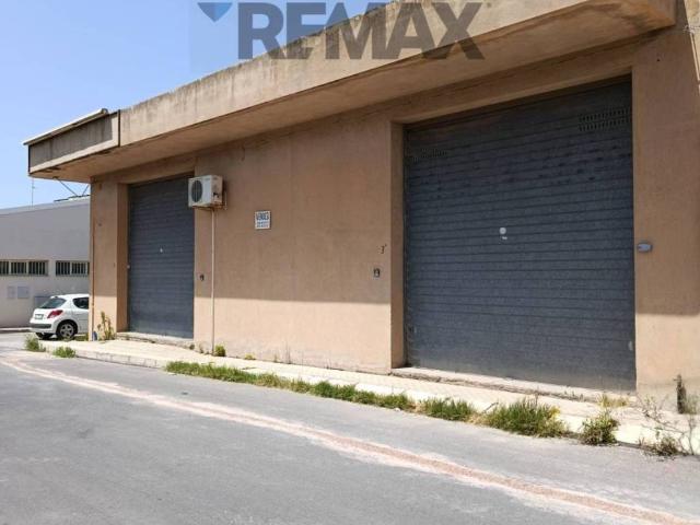 Locale Commerciale in vendita a Comiso, Sicilia