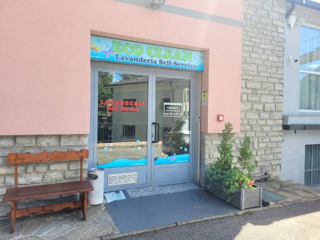 Locale Commerciale in vendita a Quarcino, Como