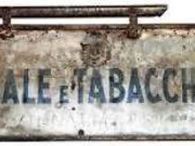 Locale Commerciale in vendita a Sant'Agostino, Como