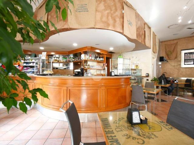 Locale Commerciale in vendita a San Bartolomeo, Como