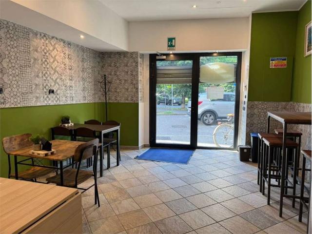 Locale Commerciale in vendita a San Bartolomeo, Como