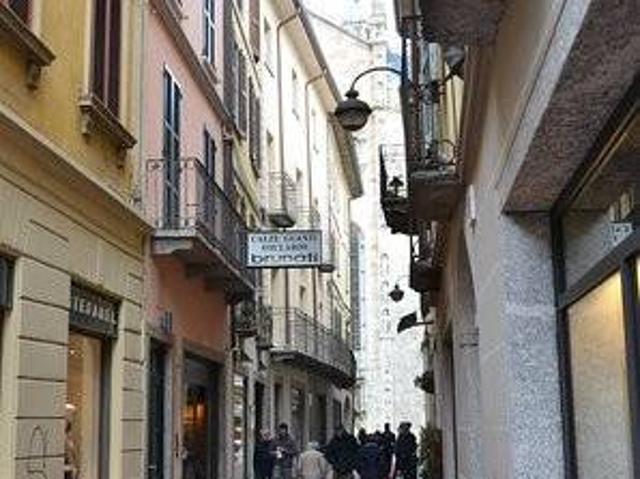 Locale Commerciale in vendita a Sant'Agostino, Como