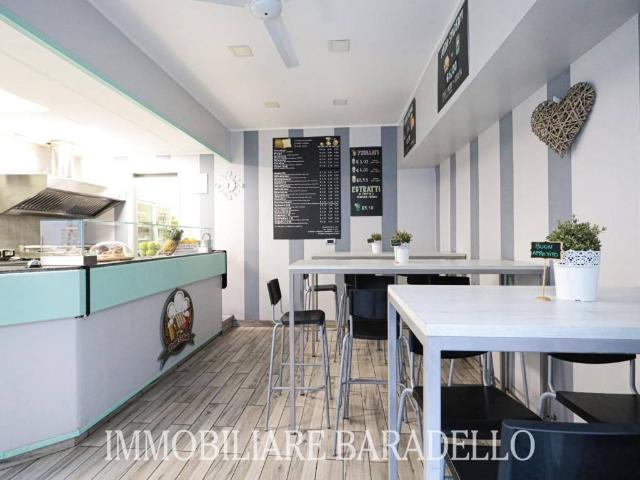 Locale Commerciale in vendita a Sant'Abbondio, Como