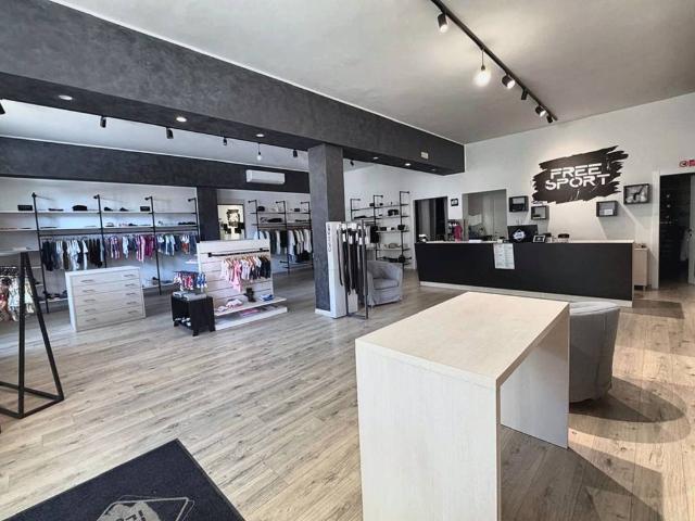 Locale Commerciale in vendita a Marche, Ascoli Piceno