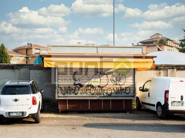 Locale Commerciale in vendita a Concorezzo, Monza-brianza