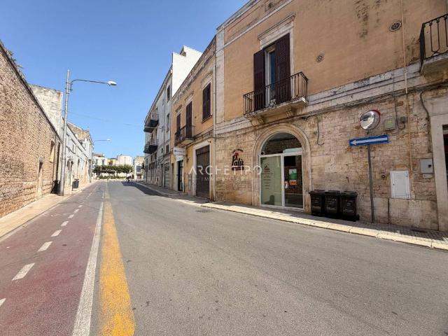 Locale Commerciale in vendita a Contrada Casopietro, Puglia