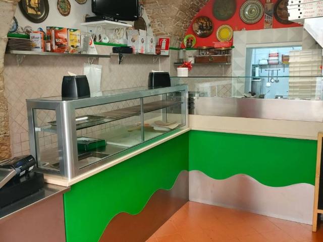 Locale Commerciale in vendita a Puglia, Bari