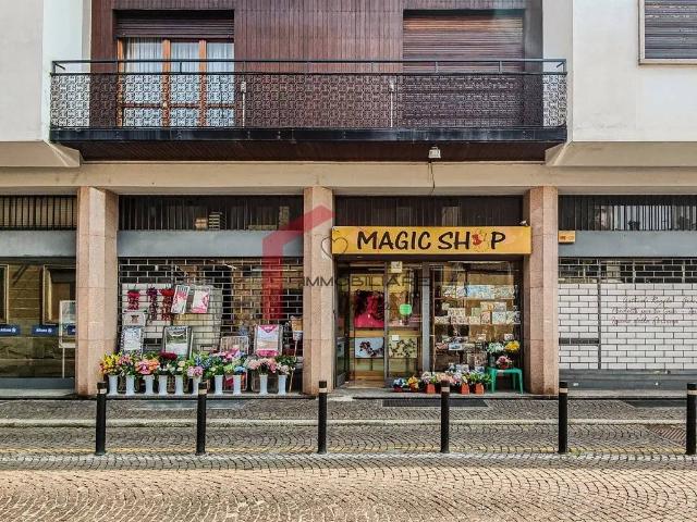 Locale Commerciale in vendita a Corbetta, Lombardia