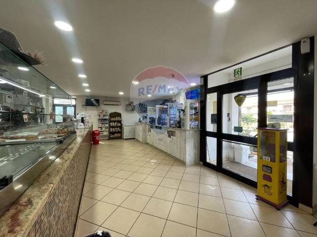 Locale Commerciale in vendita a Corigliano-Rossano, Calabria