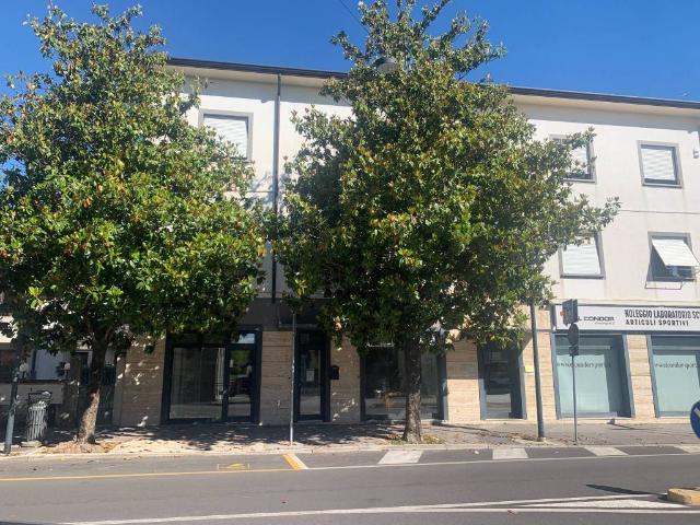 Locale Commerciale in vendita a Cormons, Friuli-Venezia Giulia