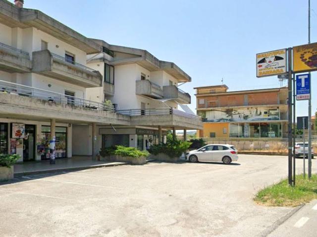 Locale Commerciale in vendita a Unione dei Comuni della Val Vibrata, Corropoli