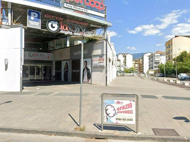 Locale Commerciale in vendita a Quartiere Tribunale, Calabria